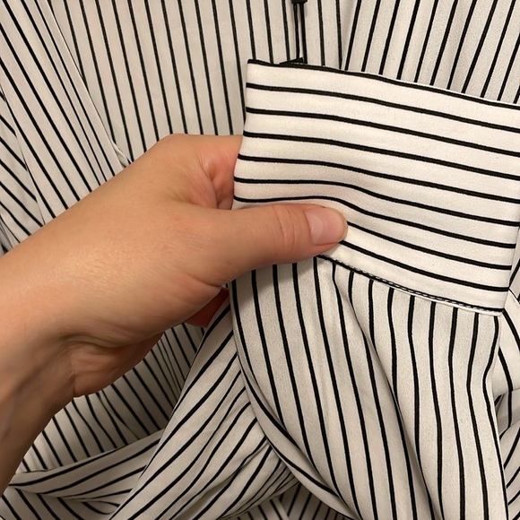 NWT draped T Tahari blouse - Picture 7 of 10